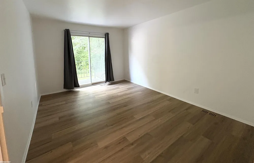 33699 Bayview Drive Chesterfield Township, MI 48047