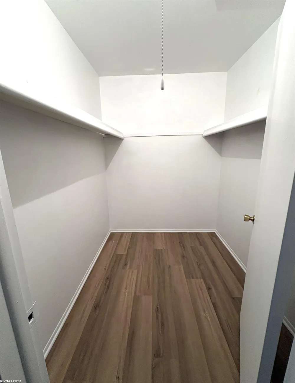33699 Bayview Drive Chesterfield Township, MI 48047