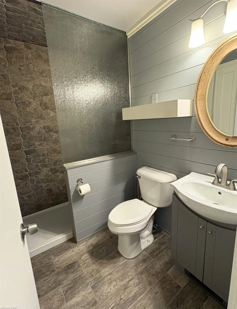 33699 Bayview Drive Chesterfield Township, MI 48047