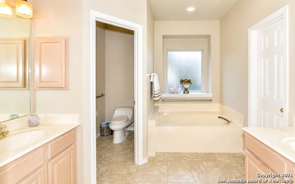 7 Nikita Drive San Antonio, TX 78248