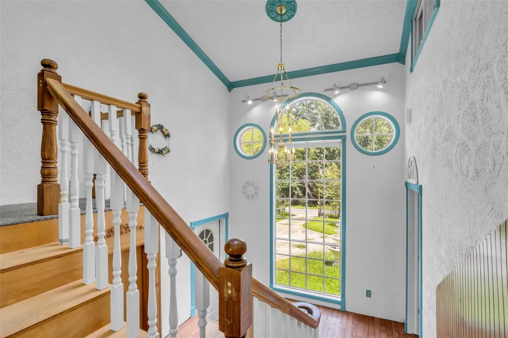 15301 Arrowhead Loop W Willis, TX 77378