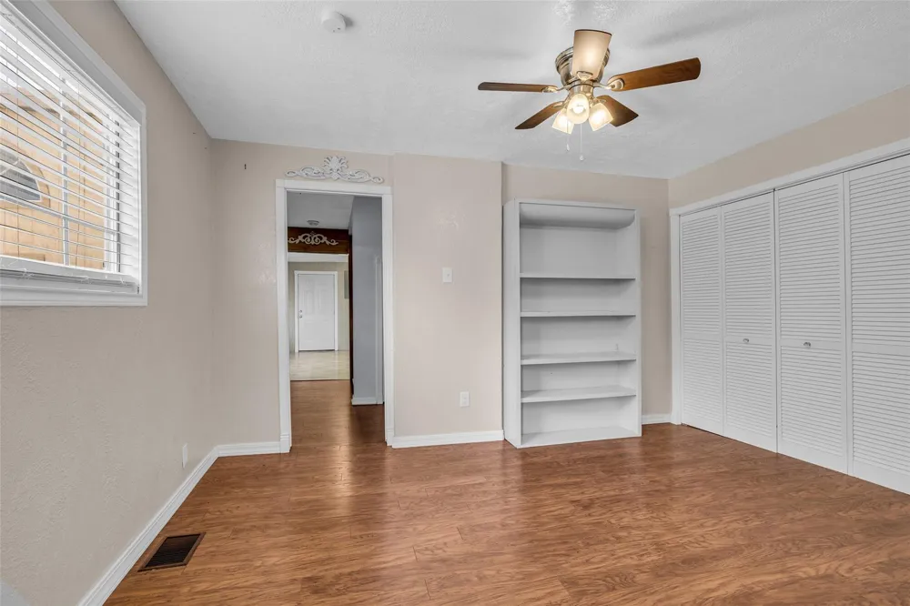 15301 Arrowhead Loop W Willis, TX 77378