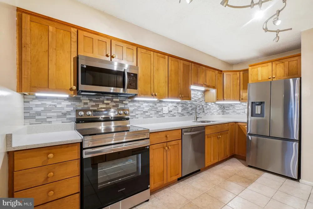 5901 MOUNT EAGLE DRIVE #108 Alexandria, VA 22303