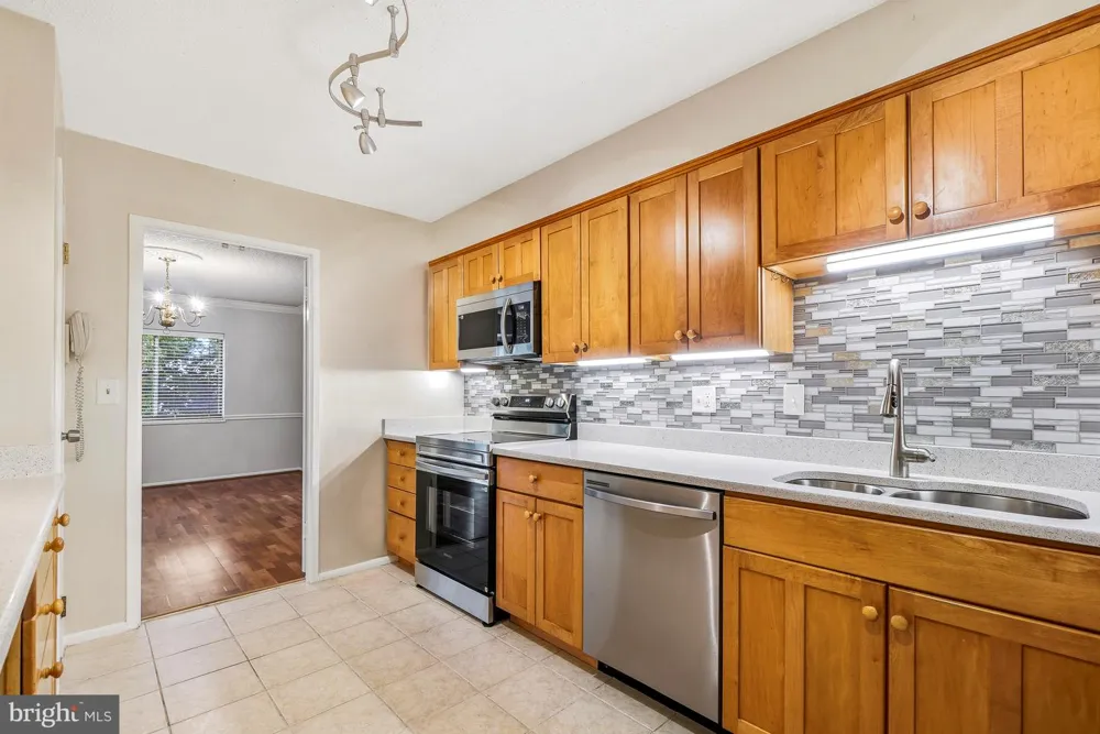 5901 MOUNT EAGLE DRIVE #108 Alexandria, VA 22303