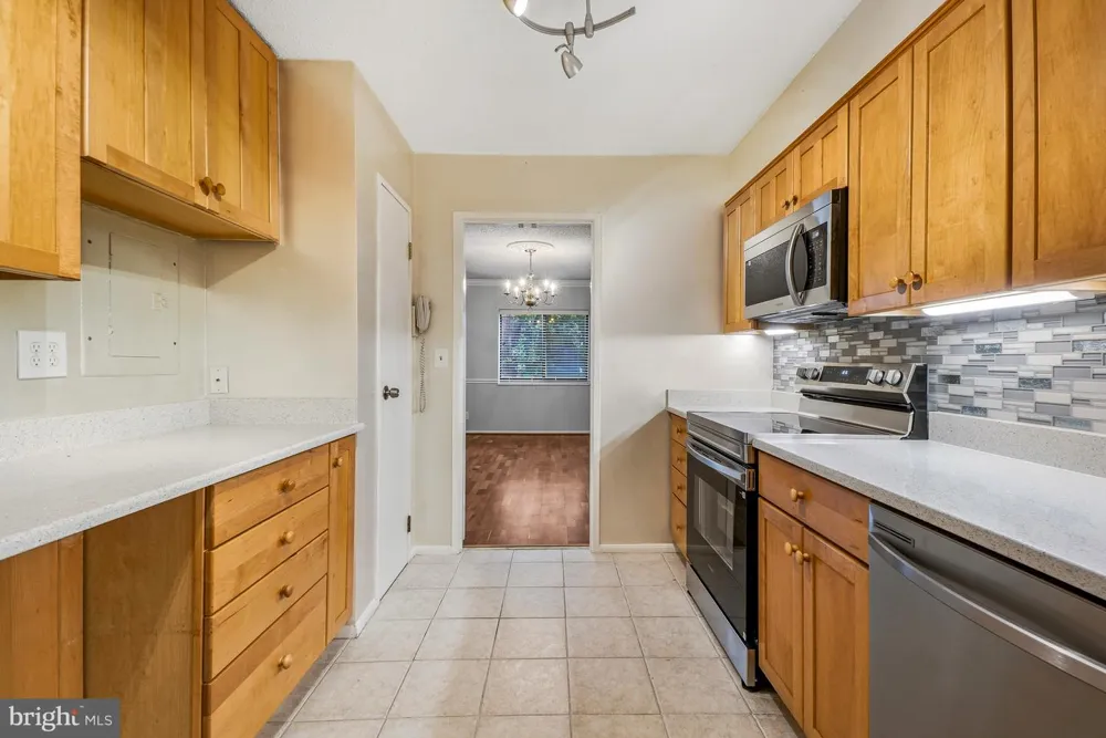 5901 MOUNT EAGLE DRIVE #108 Alexandria, VA 22303
