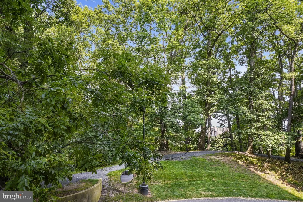 5901 MOUNT EAGLE DRIVE #108 Alexandria, VA 22303