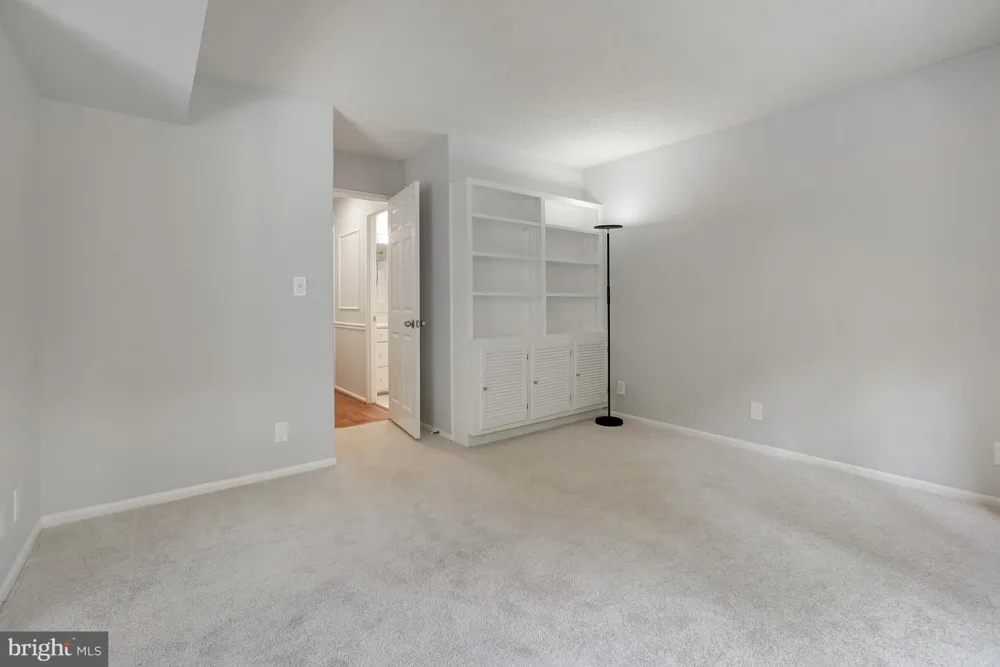 5901 MOUNT EAGLE DRIVE #108 Alexandria, VA 22303