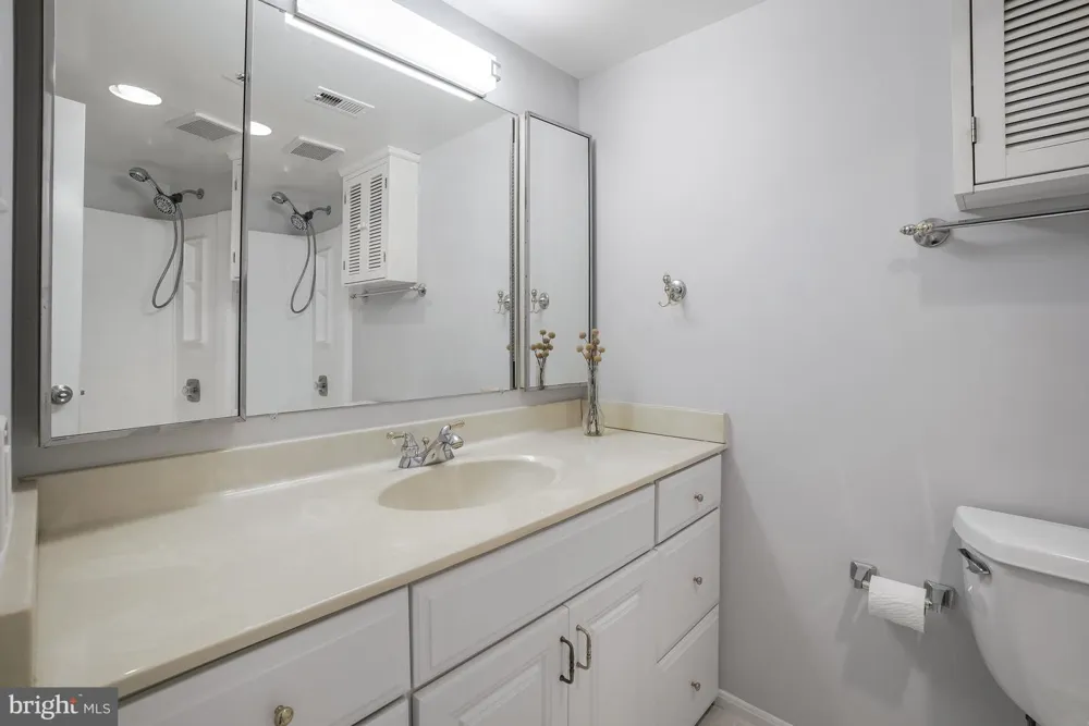 5901 MOUNT EAGLE DRIVE #108 Alexandria, VA 22303