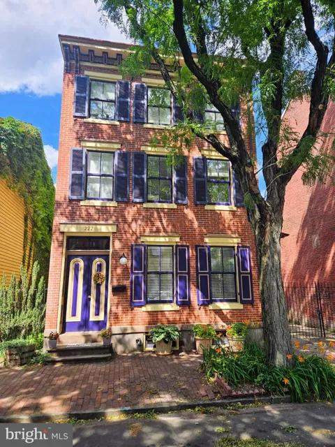 222 MERCER STREET