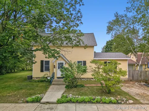 220 W Pere Marquette Street