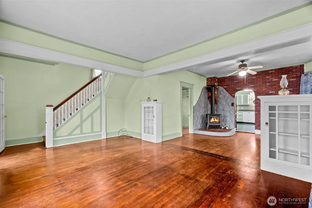 351 Karr Avenue Hoquiam, WA 98550