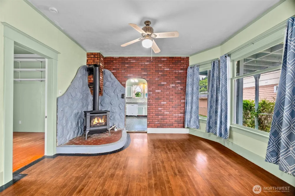 351 Karr Avenue Hoquiam, WA 98550