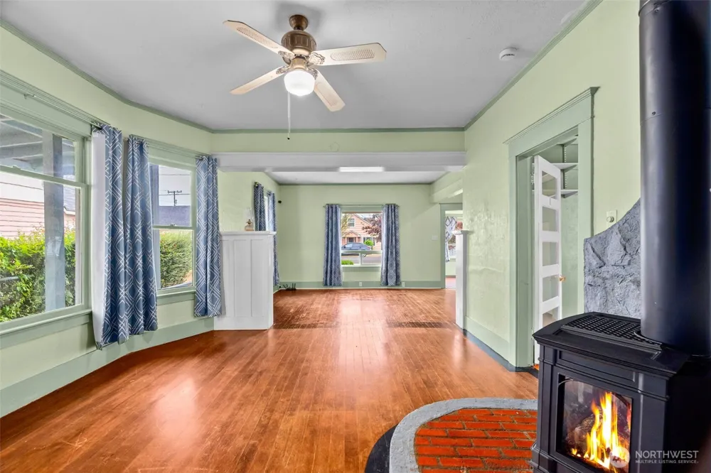 351 Karr Avenue Hoquiam, WA 98550