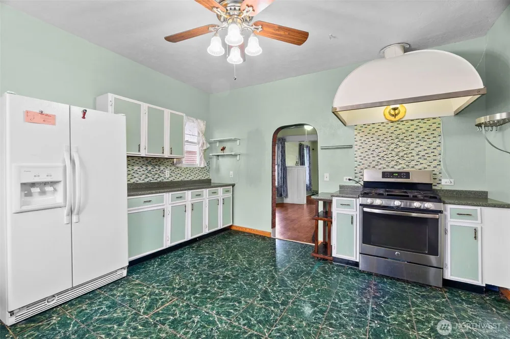 351 Karr Avenue Hoquiam, WA 98550