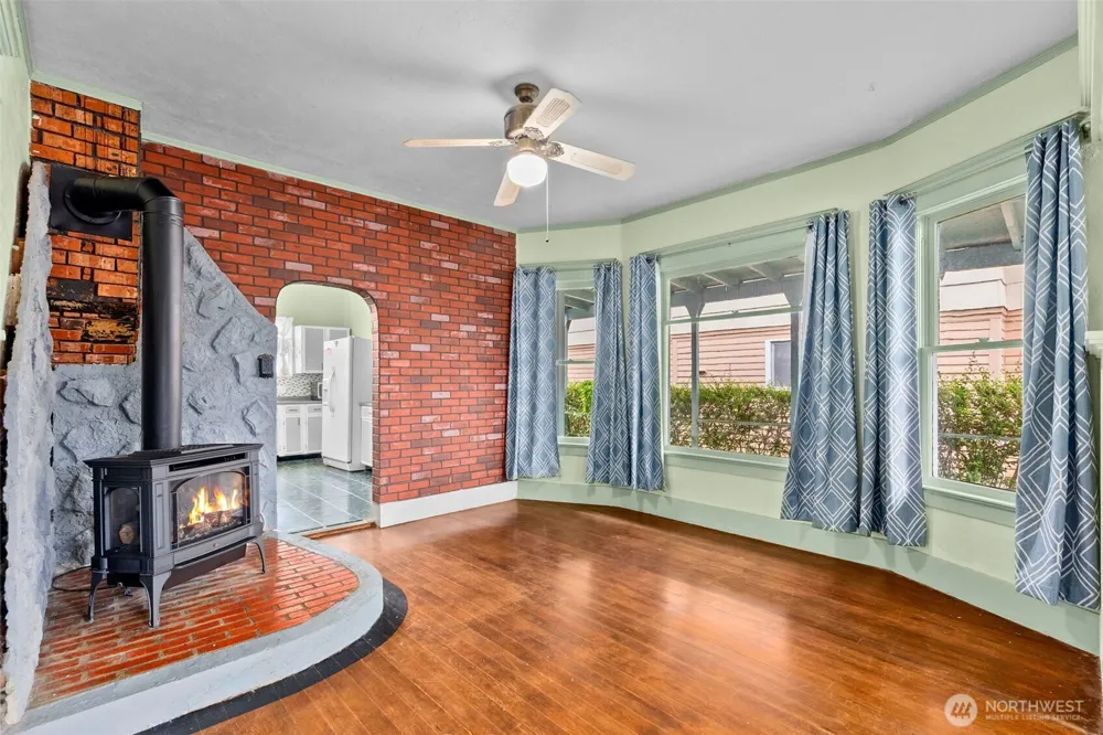 351 Karr Avenue Hoquiam, WA 98550