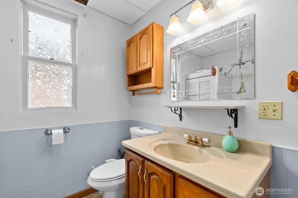 351 Karr Avenue Hoquiam, WA 98550