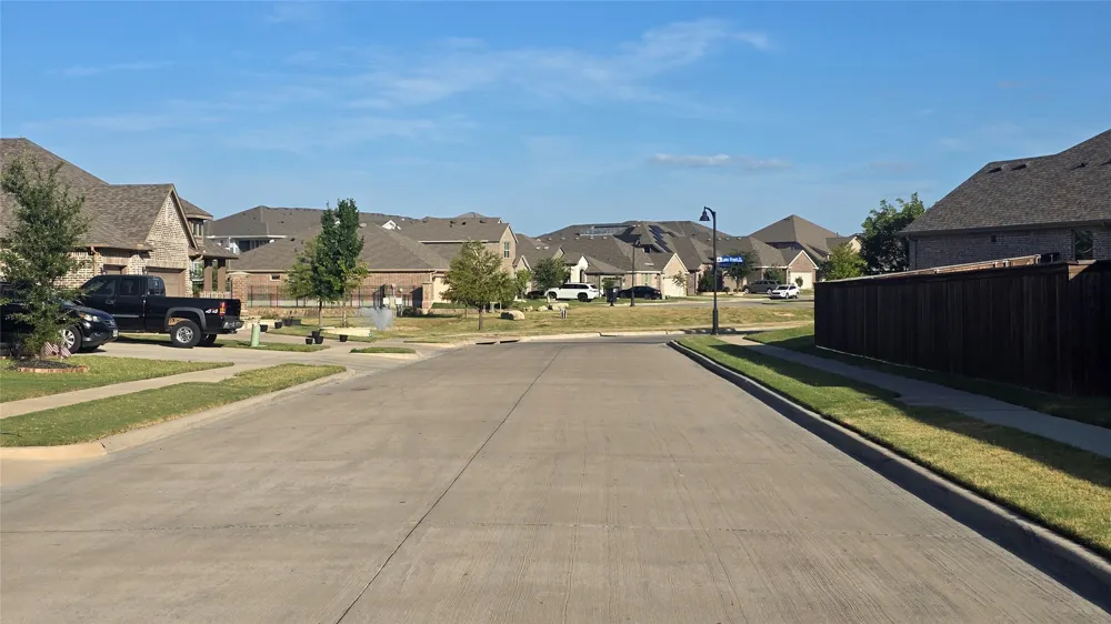 4805 Briarwood Drive Haltom City, TX 76137