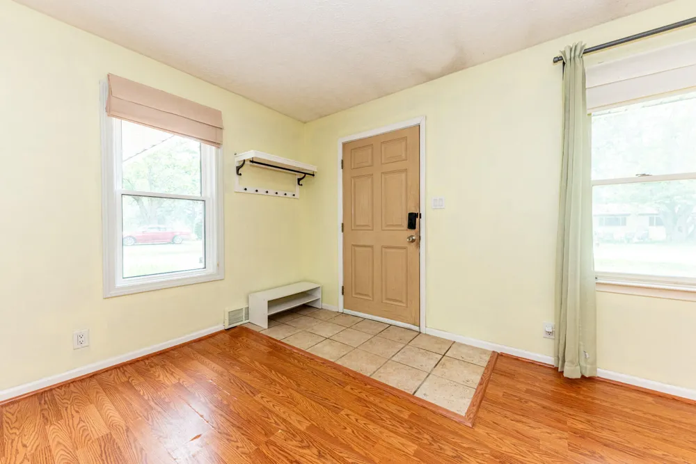 562 Brookside Road Ypsilanti, MI 48197