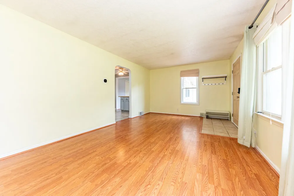 562 Brookside Road Ypsilanti, MI 48197
