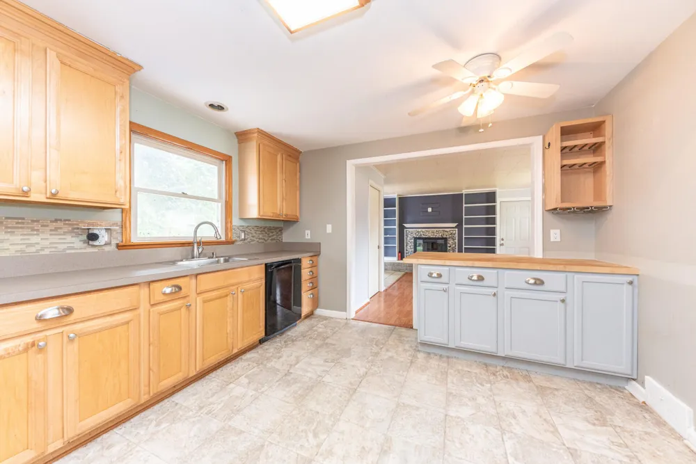 562 Brookside Road Ypsilanti, MI 48197