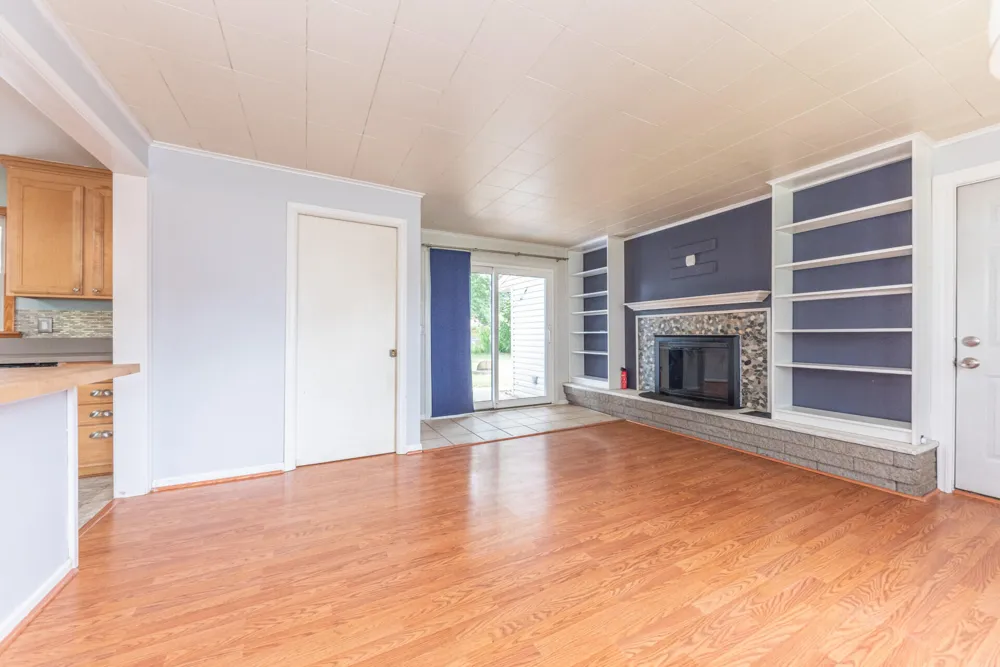 562 Brookside Road Ypsilanti, MI 48197