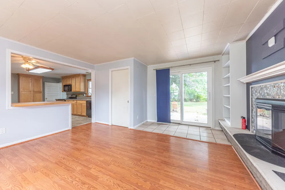 562 Brookside Road Ypsilanti, MI 48197