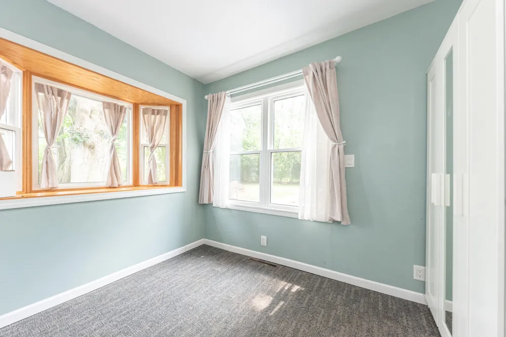 562 Brookside Road Ypsilanti, MI 48197