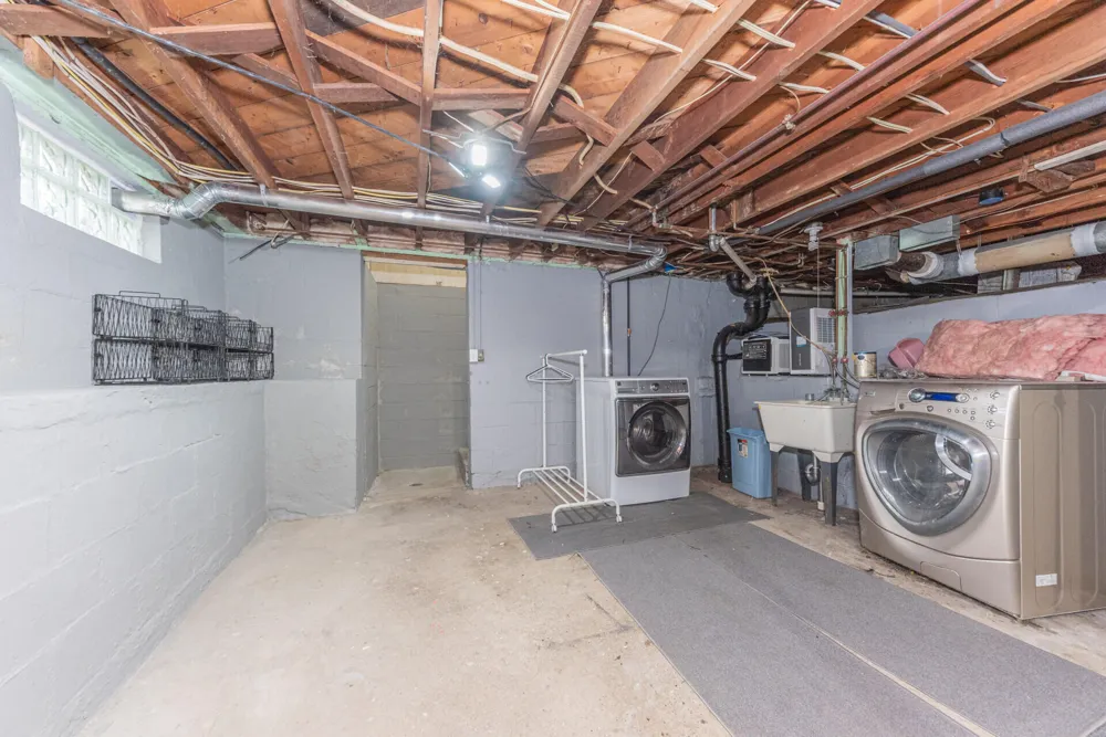562 Brookside Road Ypsilanti, MI 48197