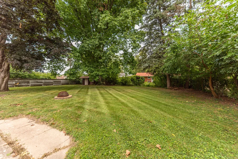 562 Brookside Road Ypsilanti, MI 48197