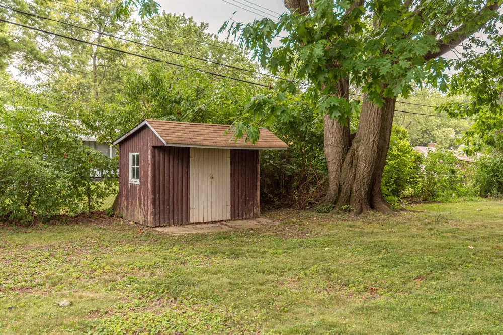 562 Brookside Road Ypsilanti, MI 48197