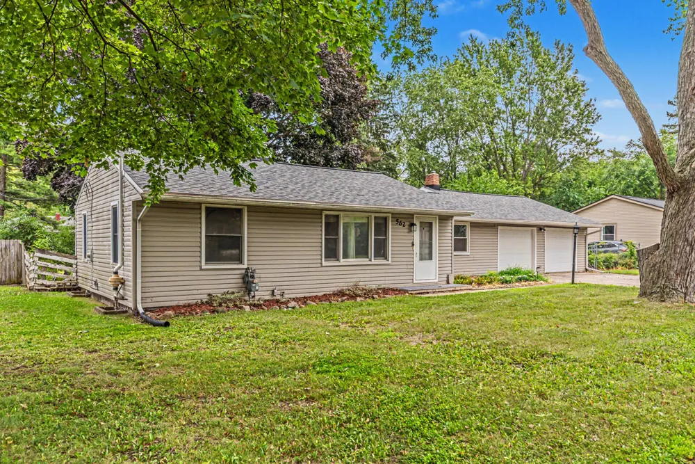 562 Brookside Road Ypsilanti, MI 48197