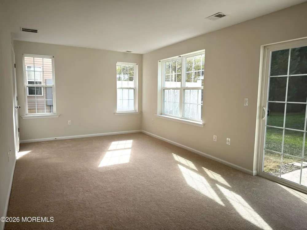 46 Creekside Way Burlington, NJ 08016