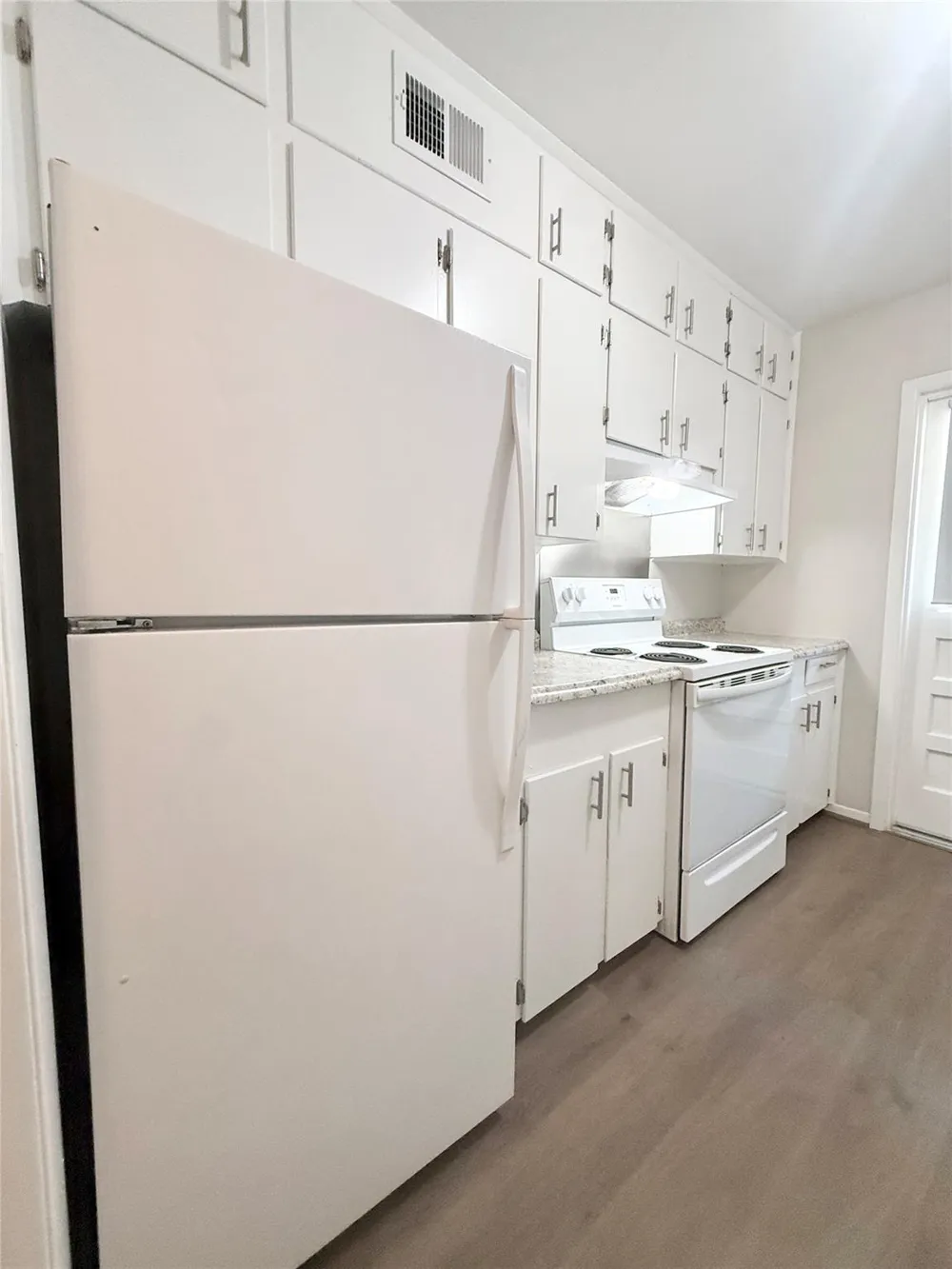 500 Willow Drive #B6 Lake Jackson, TX 77566