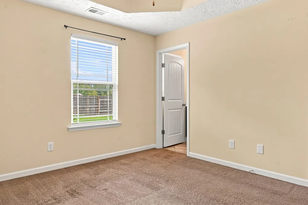 915 17th Ave E Springfield, TN 37172