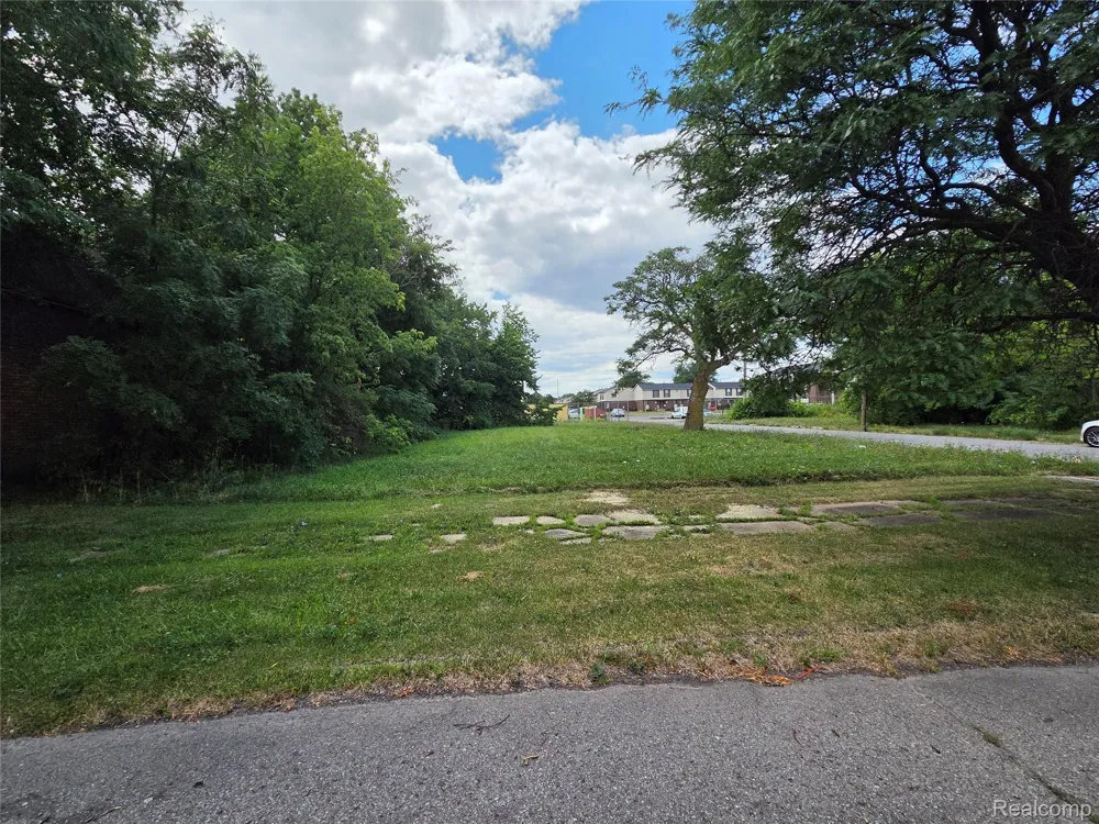 2621 Ash Street Detroit City, MI 48208