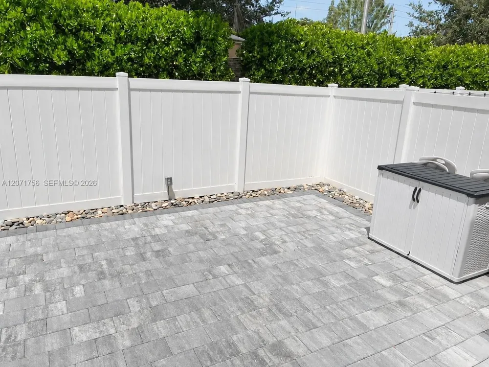8876 W 35th Way Hialeah, FL 33018