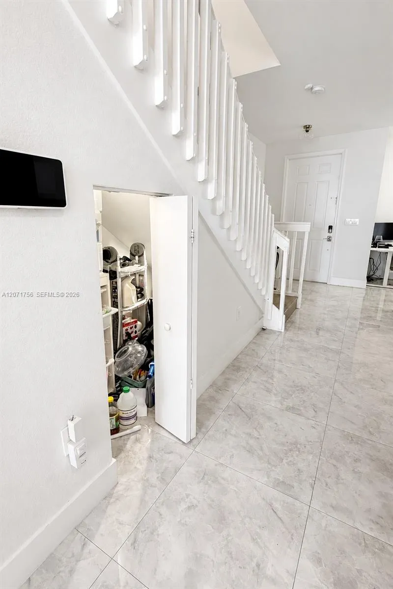 8876 W 35th Way Hialeah, FL 33018