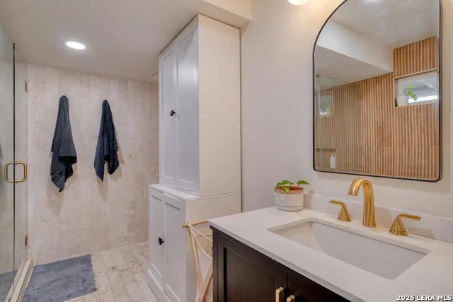 1233 Orange Lockhart, TX 78644