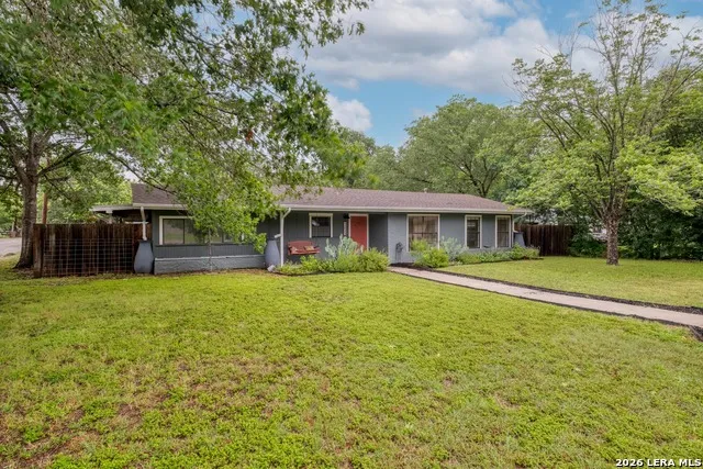 1233 Orange Lockhart, TX 78644