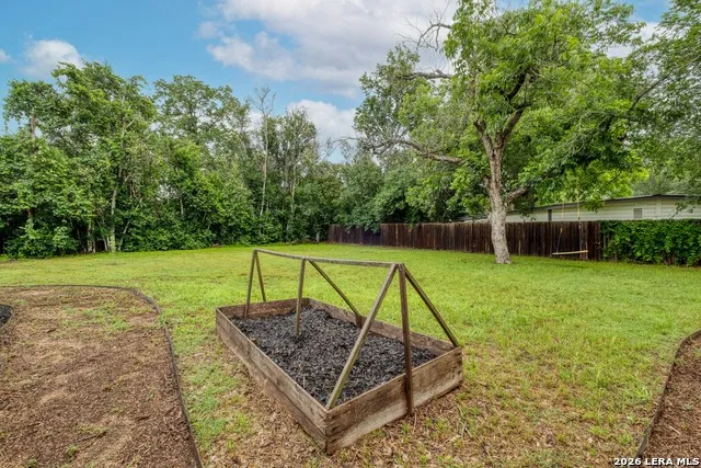 1233 Orange Lockhart, TX 78644