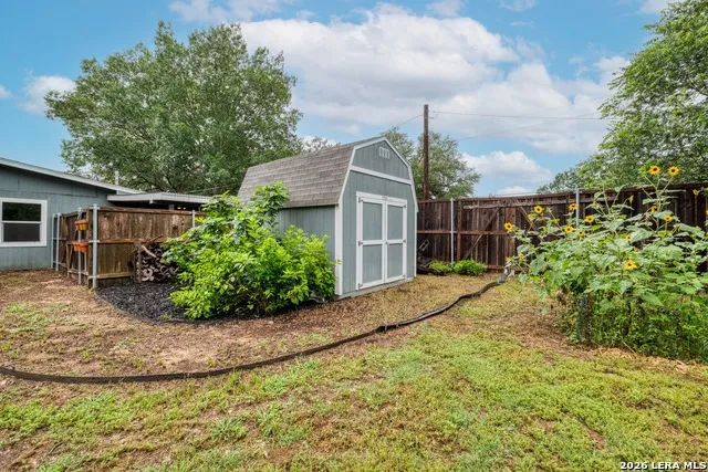 1233 Orange Lockhart, TX 78644