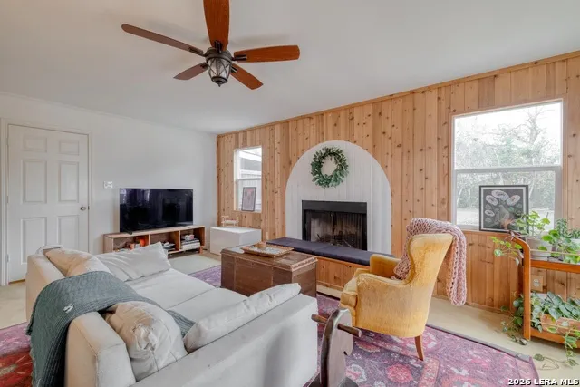 1233 Orange Lockhart, TX 78644