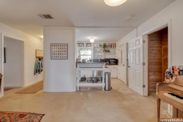 1233 Orange Lockhart, TX 78644