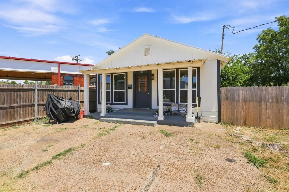 298 7th Street Honey Grove, TX 75446