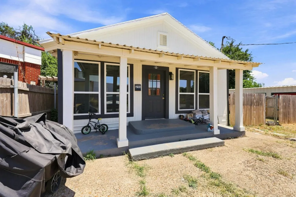 298 7th Street Honey Grove, TX 75446