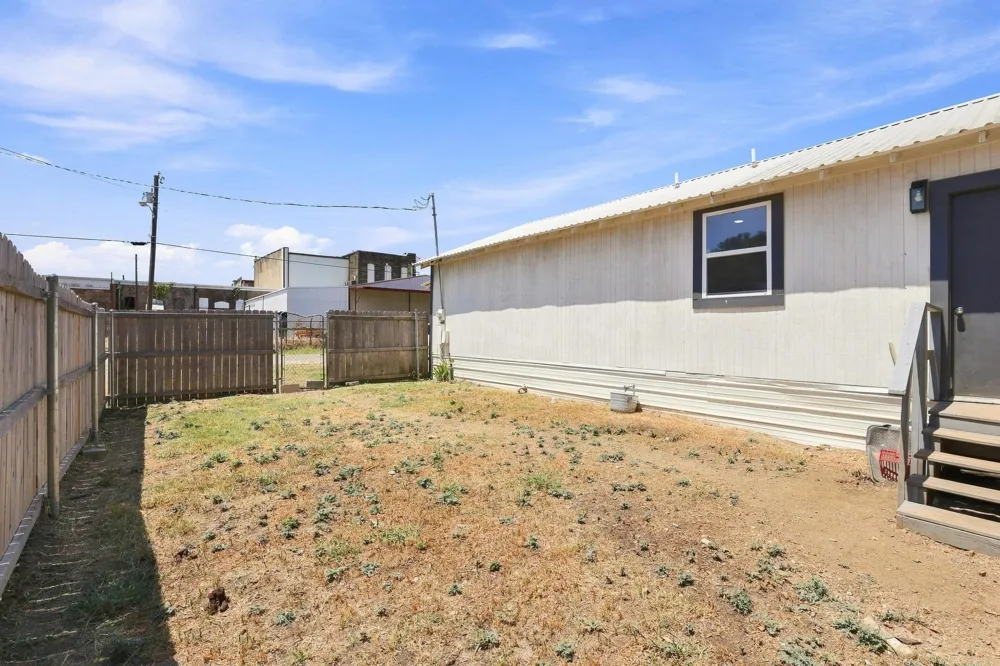 298 7th Street Honey Grove, TX 75446