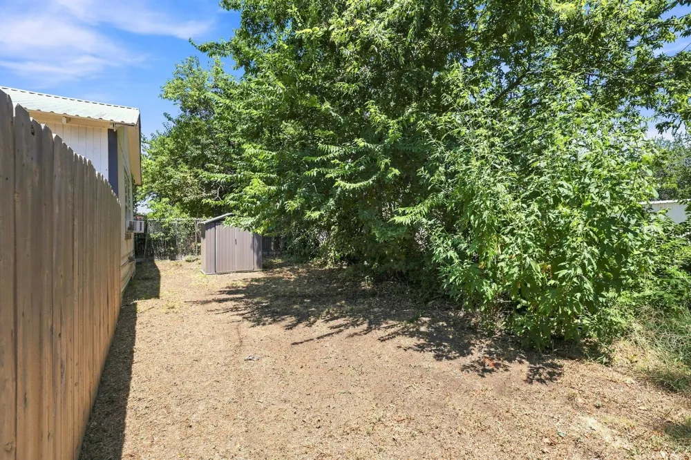 298 7th Street Honey Grove, TX 75446
