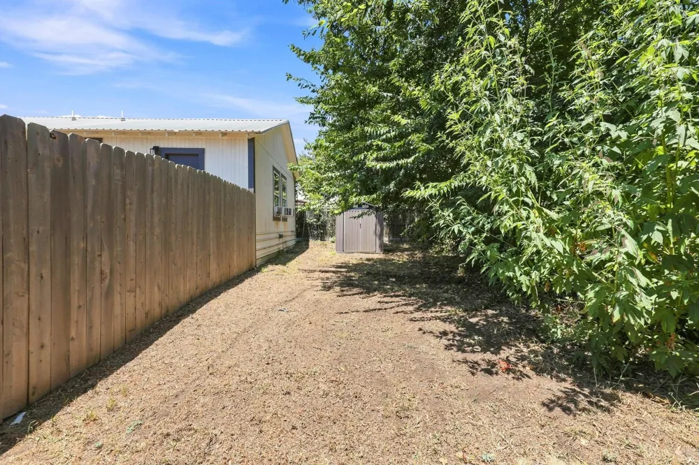 298 7th Street Honey Grove, TX 75446