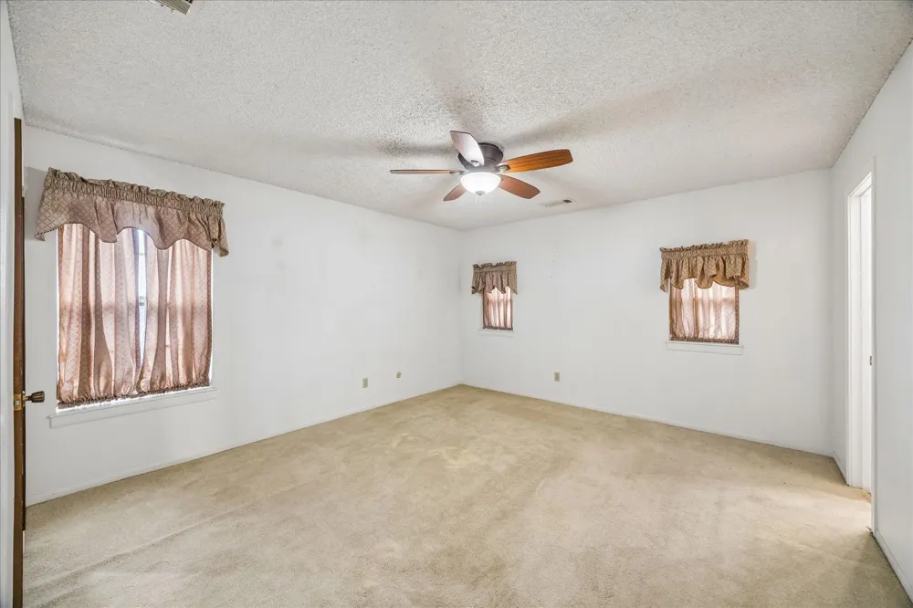 735 Pas Trail Huffman, TX 77336