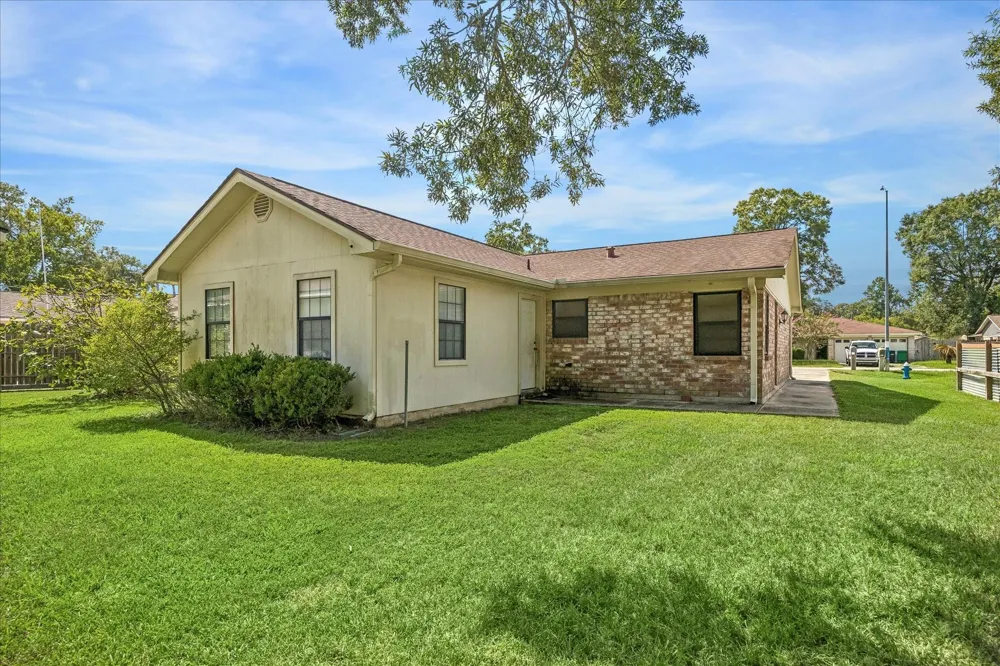 735 Pas Trail Huffman, TX 77336